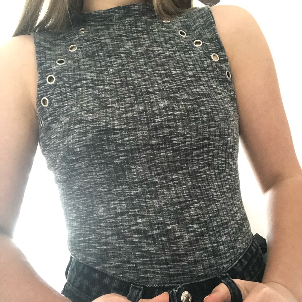 🦋 2/$15 Heather Gray Eyelet Bodysuit